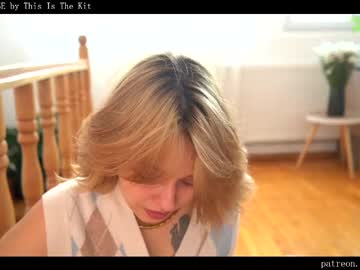 girl
        ms_dira cam image #6602717