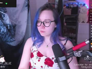 girl
        blue_mooncat cam image #612607