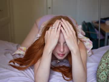 girl
        ellaa91 cam image #4671904