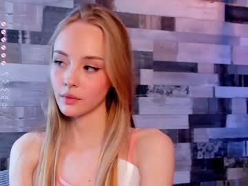 girl
        lolliis cam image #2560158