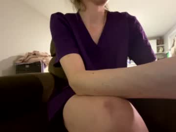 girl
        demi2432 cam image #3655219