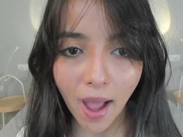 girl
        raychell_black cam image #2977343