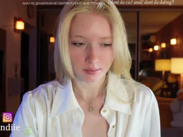 girl
        bestblondiiecb cam image #1505602