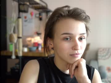 girl
        diruriru cam image #3792668