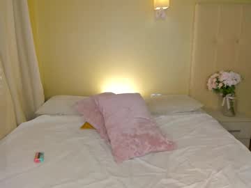 girl
        hollyylee cam image #6327482