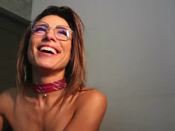 girl
        misslullu cam image #2221326