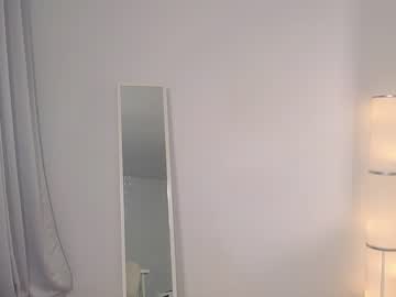 girl
        silent_chill cam image #2249221