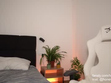 girl
        aria_diaz cam image #4089297