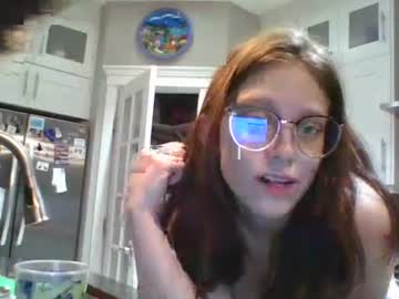 girl
        ayowen cam image #4914860