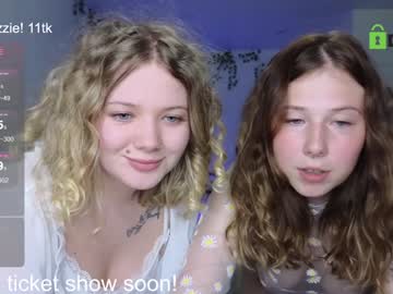 girl
        lottie_shine cam image #4565349
