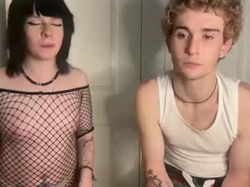 couple
        rawd3sire cam image #6133387
