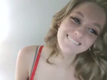 girl
        alicewanderlustt cam image #2390962