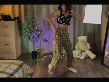 girl
        ella_flar_ cam image #455566
