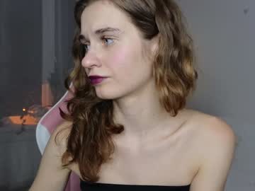 girl
        lolliruth cam image #5190579