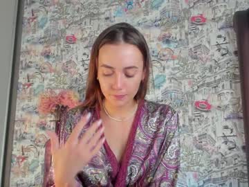 girl
        angelina_new cam image #1566284
