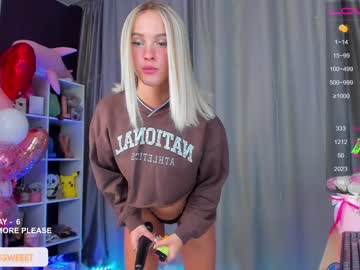 girl
        blush_mikki cam image #937510