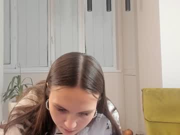 girl
        lisahallf cam image #3033752