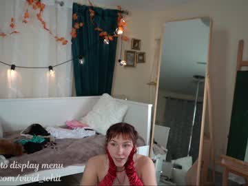 girl
        vivid_whit cam image #451129