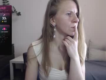 girl
        violetplath cam image #4186203