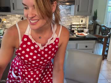 girl
        phoenix_taylor cam image #2261085