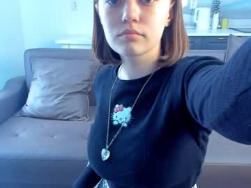 girl
        heathercarols cam image #1767566