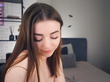 girl
        rowenahallman cam image #5474422