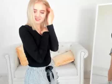 girl
        oliviabr0wn cam image #243256