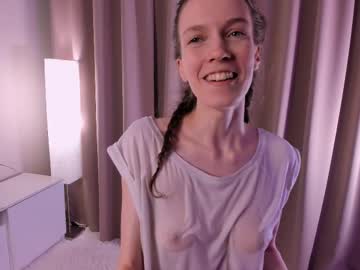 girl
        petulacollins cam image #6122167