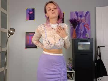 girl
        new_purple cam image #6396440
