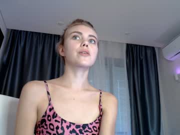 girl
        amourvenenum cam image #13422