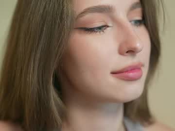 girl
        silent_chill cam image #6301841