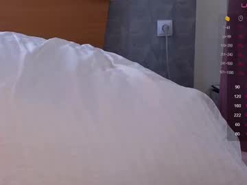 girl
        evasee cam image #6234720