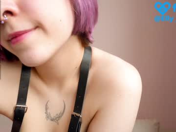 girl
        takemesempai cam image #3915096