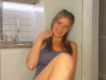 girl
        selfish_ashley cam image #4412237