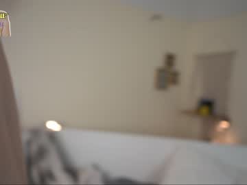 girl
        vivid_whit cam image #911323