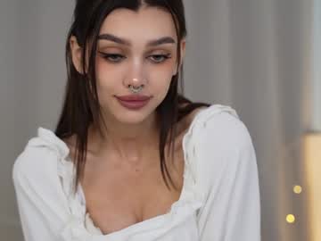 girl
        karina_amiri cam image #4712938