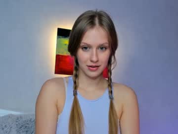 girl
        ella_twinkle cam image #572607