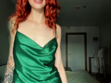 girl
        jennifer_ewans cam image #2493150