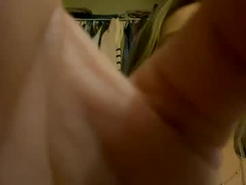 girl
        lookatthese00 cam image #4589177
