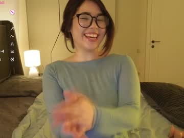 girl
        ki_mi cam image #6094375