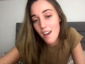 girl
        blondiebabbby420 cam image #335841