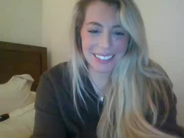 girl
        miichx00o cam image #5883415