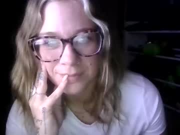 couple
        yourlittlewhore2024 cam image #5185661