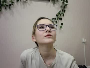 girl
        evepearce cam image #2446905