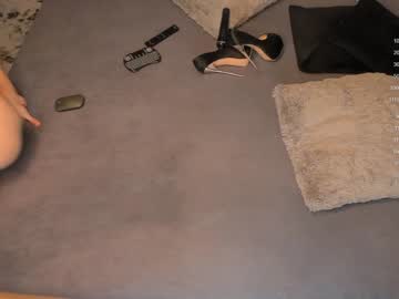 girl
        theanytimeshow cam image #3544909
