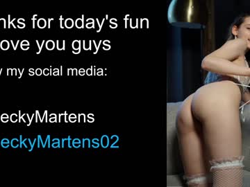 girl
        beckymartens cam image #1939605