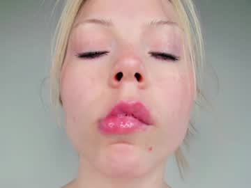 girl
        deva_alice cam image #1898006