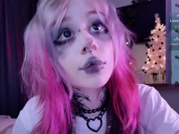 girl
        lollyshy__ cam image #5786770
