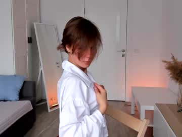 girl
        elannand cam image #4367203