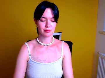 girl
        merry_berryy_ cam image #4500581